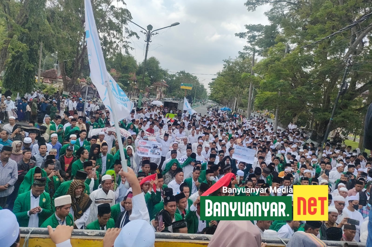 Peduli Al-Qur`an, Santri Banyuanyar dan Masyarakat Pamekasan Gelar Aksi Damai