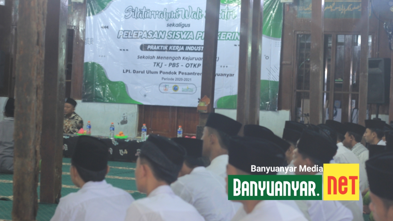 SMK Darul Ulum Banyuanyar Lepas Peserta Prakerin 2021.