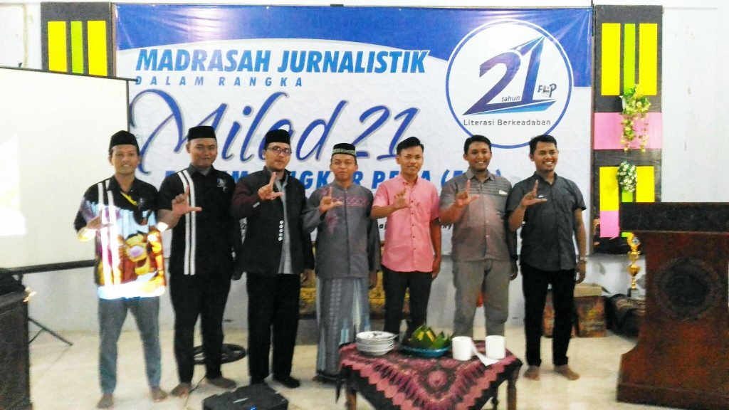 Peringati Milad, FLP Ranting Banyuanyar Adakan Madrasah Jurnalistik