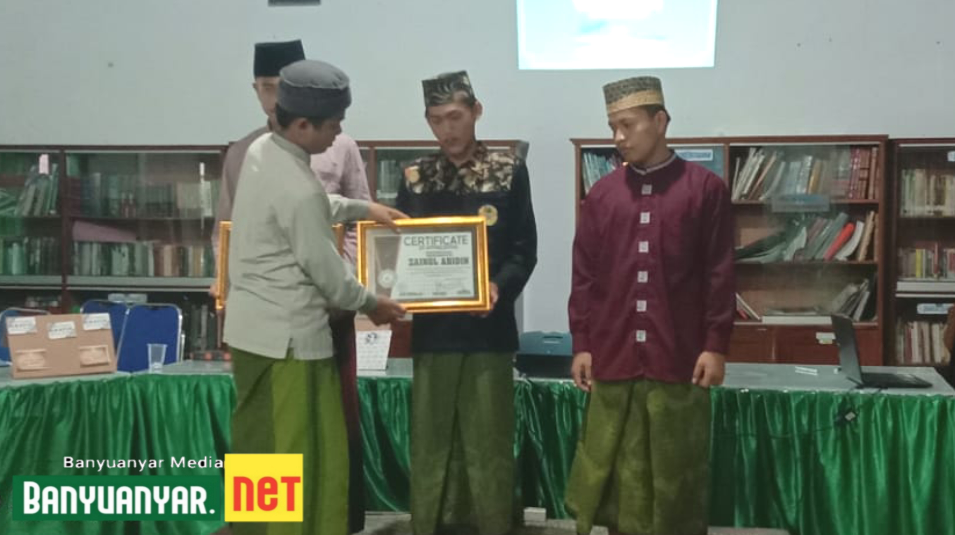 Perpustakaan Banyuanyar Adakan Lomba Resensi Kitab Dardir dan Kuis Berhadiah
